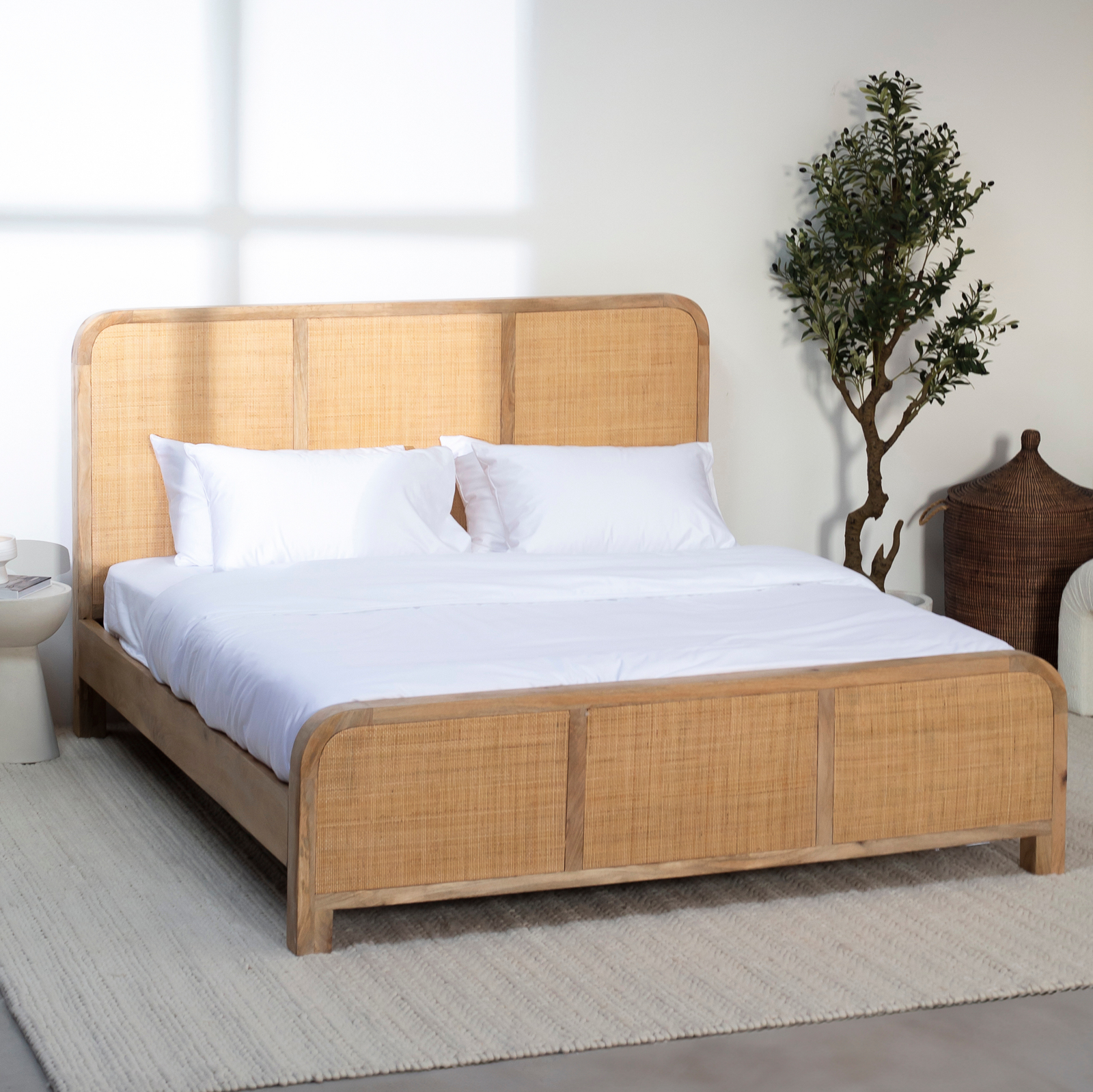 Gileteen Rattan Mango Wood Bed – Rustic Elegance with Natural Charm Gileteen Rattan Mango Wood Bed with a natural mango wood frame and woven rattan headboard