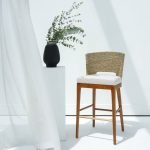 Gileteen Bar Chair – solid wood frame with curved backrest and padded seat