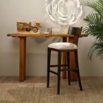 Gileteen Bar Chair – solid wood frame with curved backrest and padded seat