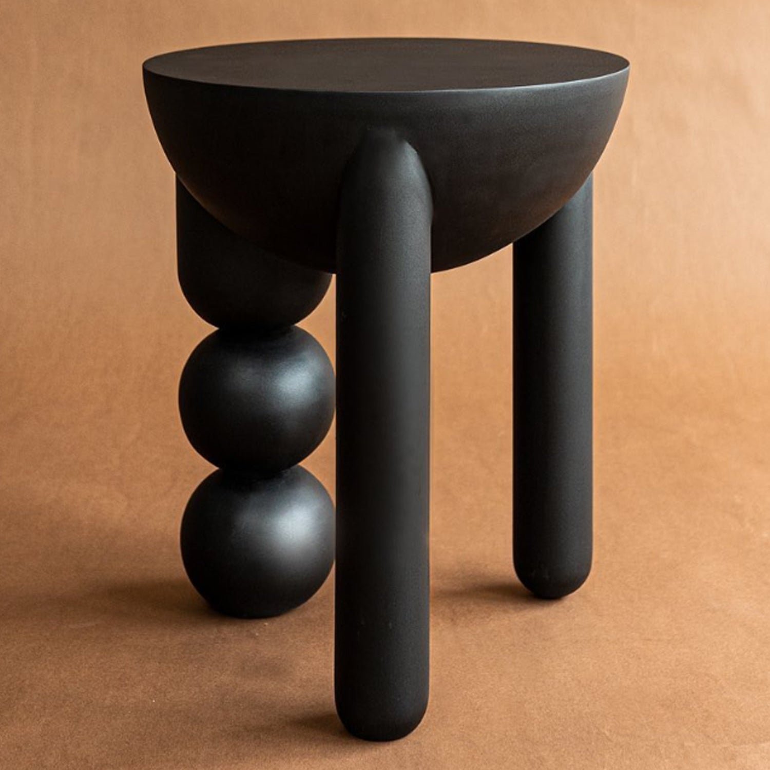 Mini Tubble Table – sculptural wooden side table with rounded form