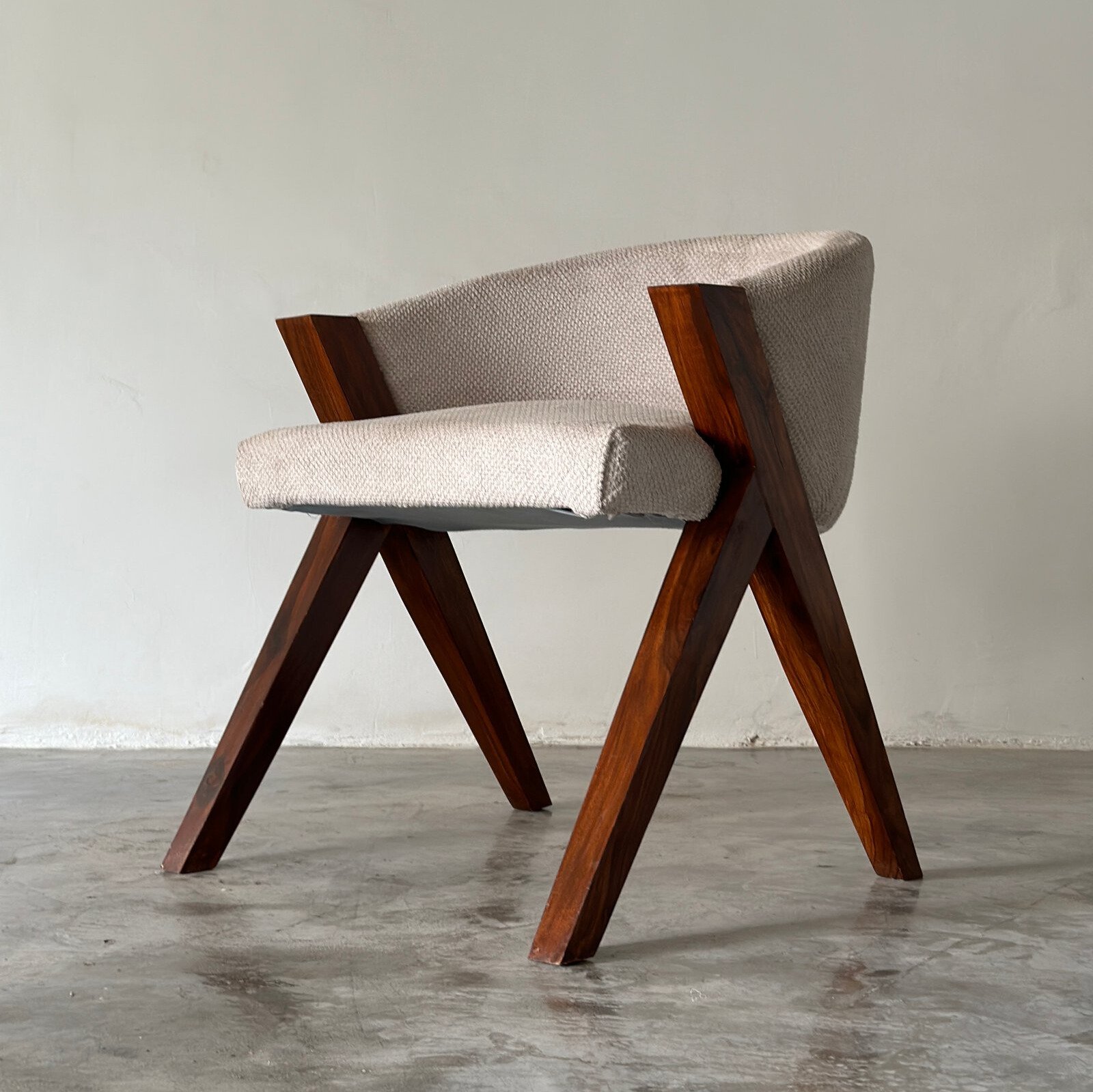 Aarya Lounge Chair in solid Sheesham wood with brown polyurethane-foam seat cushion, front view