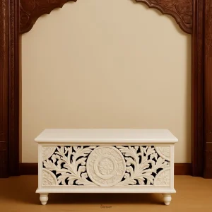 SnowTrunk Chest – whitewashed solid wood storage trunk with vintage design, suitable for bedroom or living room decor.